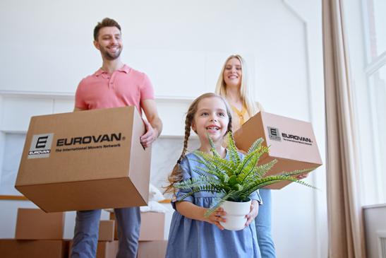 Private move - everyone lends a hand